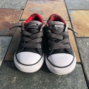 Kids (toddler) converse